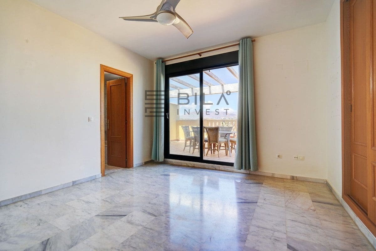 2 makuuhuone Kattohuoneisto myytävänä paikassa Miraflores mukana uima-altaan - 349 995 € (Ref: 9854291)