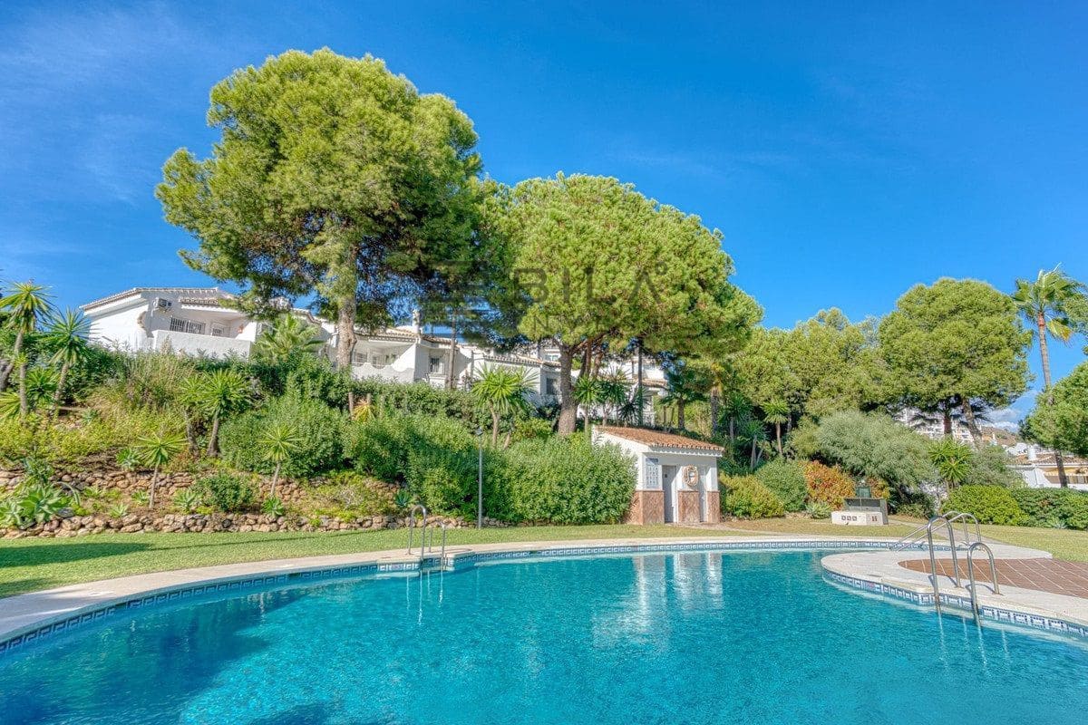 3 sovrum Hus till salu i Calahonda med pool garage - 495 000 € (Ref: 9854292)