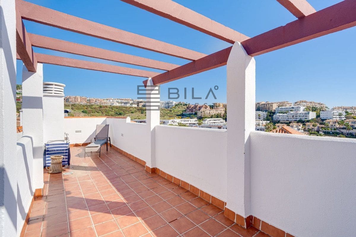 2 slaapkamer Penthouse te koop in Riviera del Sol met zwembad - € 335.000 (Ref: 9854293)