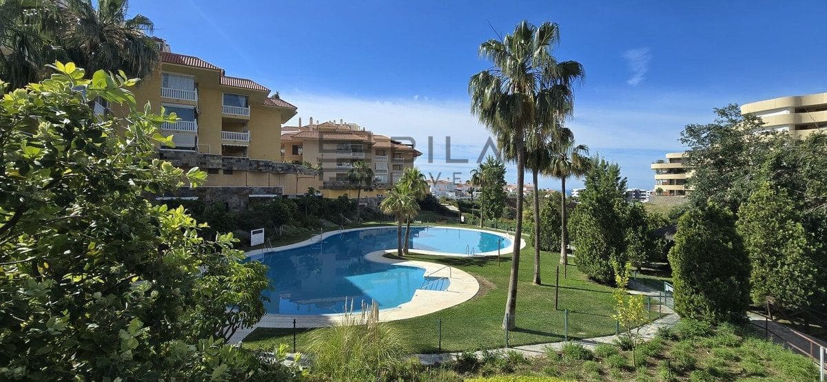 2 slaapkamer Flat te koop in Fuengirola met zwembad garage - € 440.000 (Ref: 9858895)