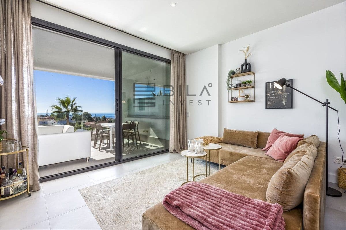 2 soveværelse Lejlighed til salg i Mijas Costa med swimmingpool garage - € 599.000 (Ref: 9858899)