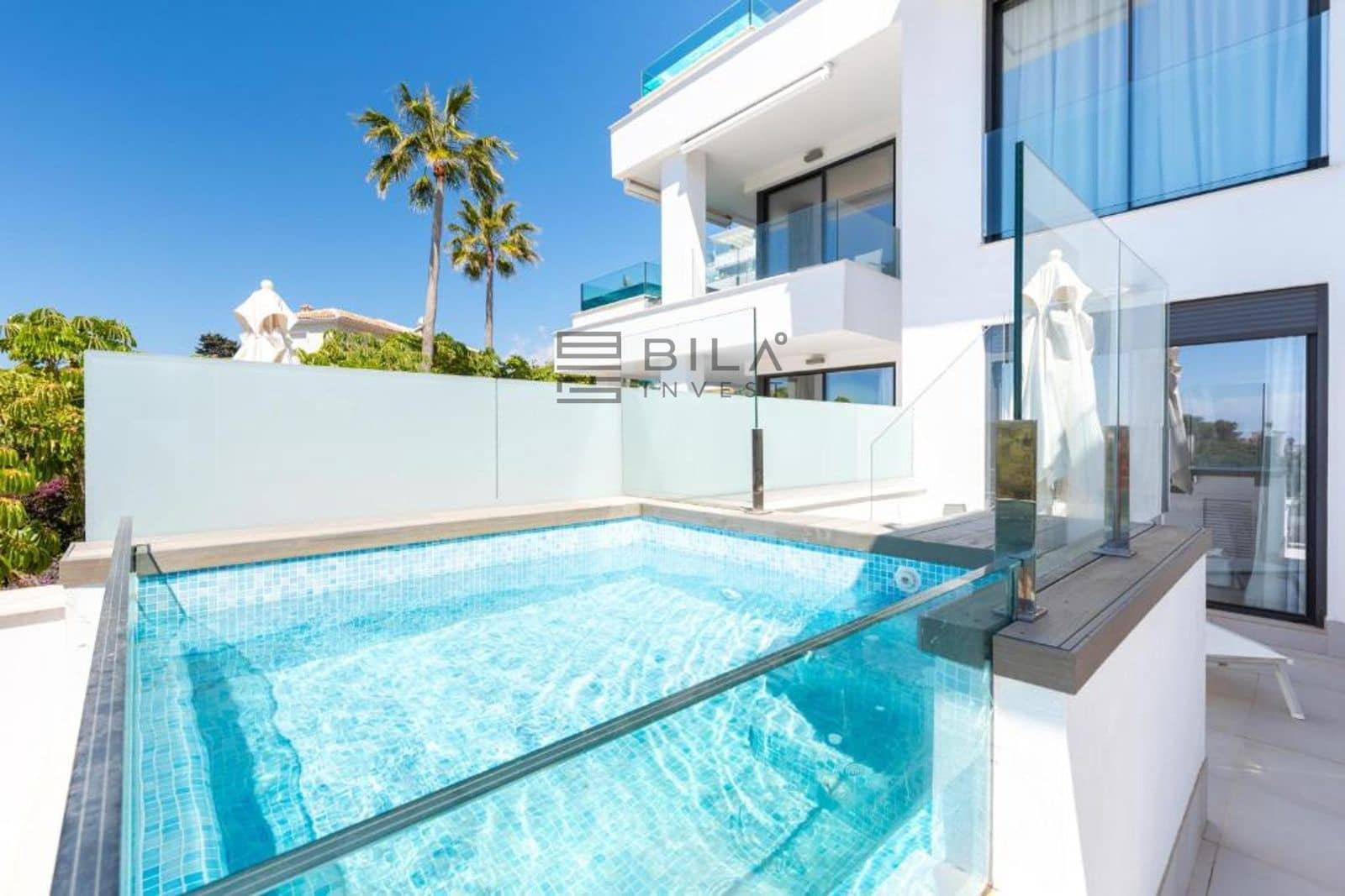 2 soveværelse Lejlighed til salg i Mijas Costa med swimmingpool garage - € 599.000 (Ref: 9858899)