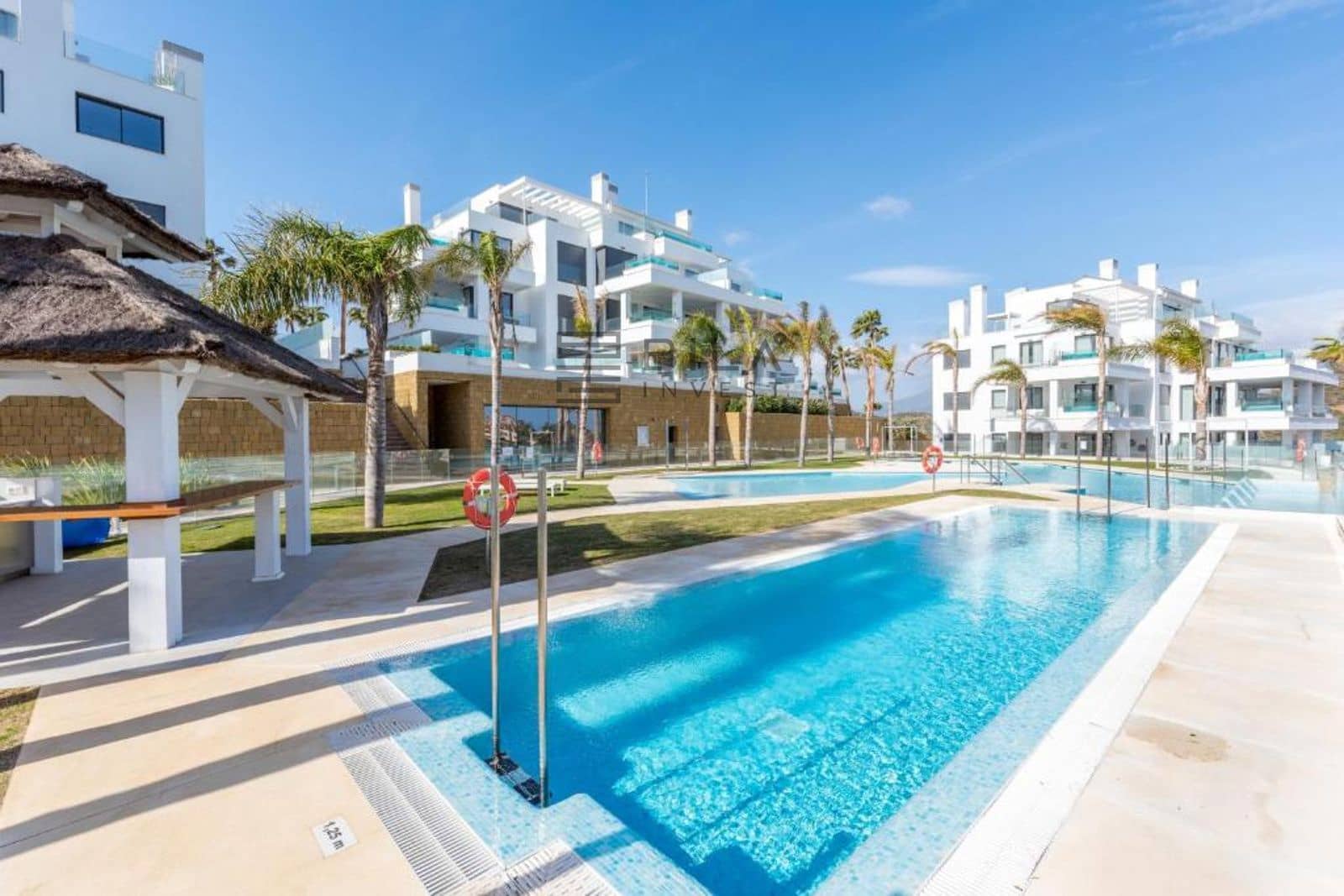 2 soveværelse Lejlighed til salg i Mijas Costa med swimmingpool garage - € 599.000 (Ref: 9858899)