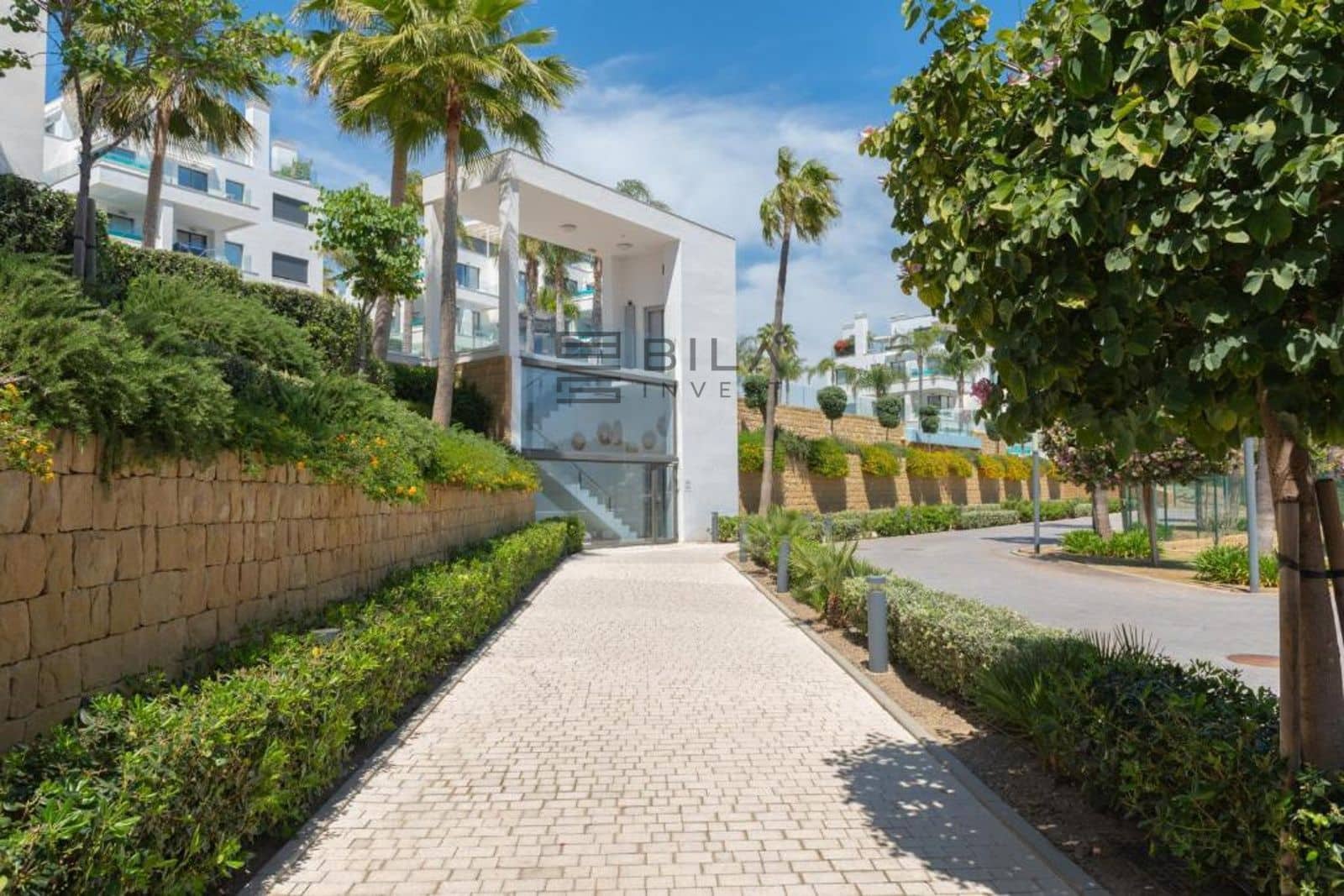 2 soveværelse Lejlighed til salg i Mijas Costa med swimmingpool garage - € 599.000 (Ref: 9858899)