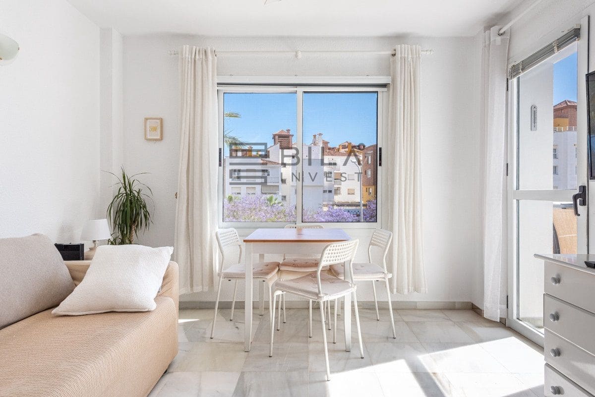2 bedroom Flat for sale in Benalmadena with pool garage - € 364,000 (Ref: 9858900)