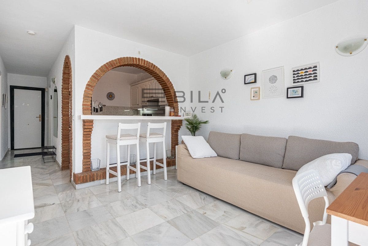2 bedroom Flat for sale in Benalmadena with pool garage - € 364,000 (Ref: 9858900)