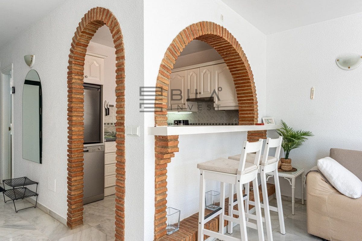 2 bedroom Flat for sale in Benalmadena with pool garage - € 364,000 (Ref: 9858900)