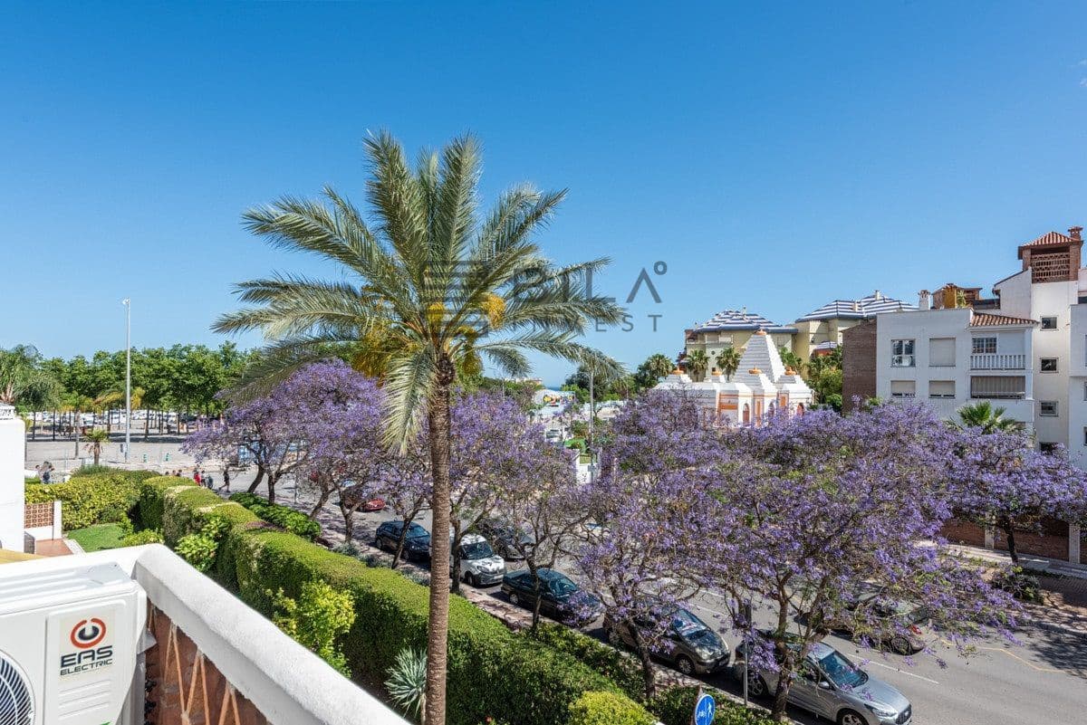 2 bedroom Flat for sale in Benalmadena with pool garage - € 364,000 (Ref: 9858900)