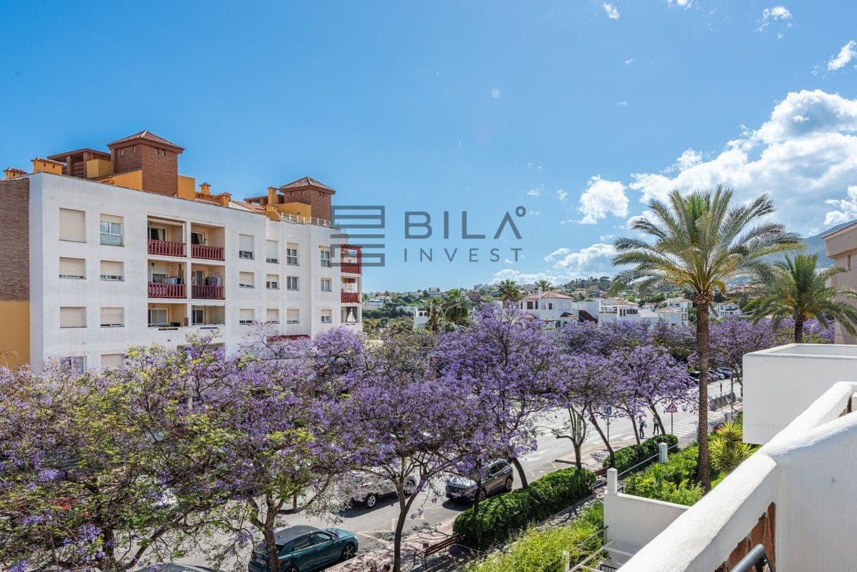 2 bedroom Flat for sale in Benalmadena with pool garage - € 364,000 (Ref: 9858900)