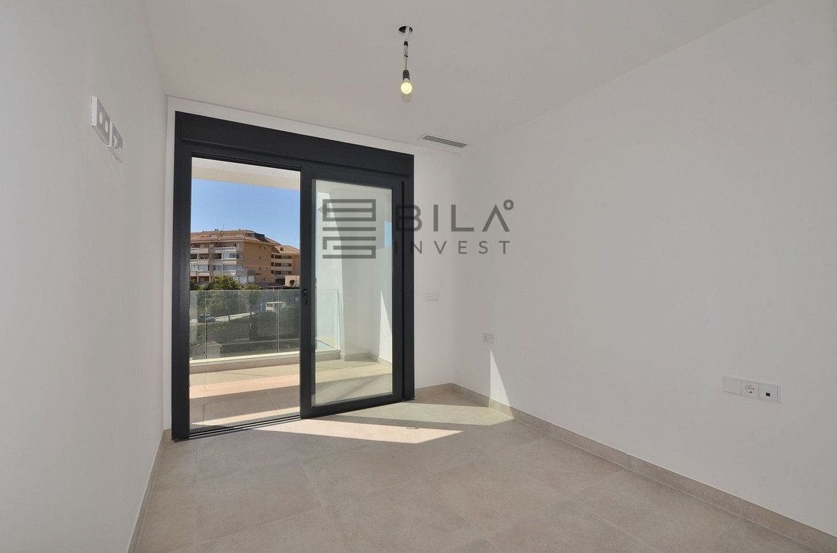 2 soveværelse Penthouse til salg i Fuengirola med swimmingpool - € 649.000 (Ref: 9861141)