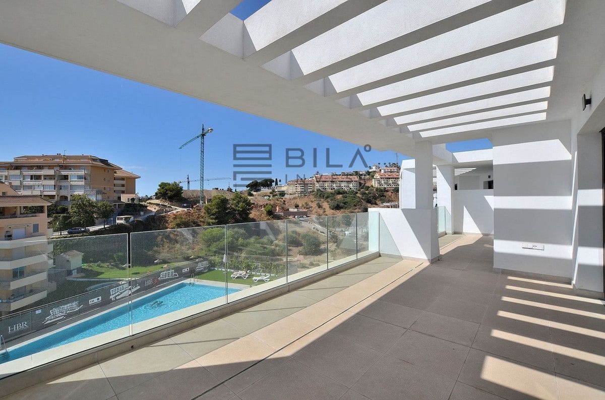 2 soveværelse Penthouse til salg i Fuengirola med swimmingpool - € 649.000 (Ref: 9861141)