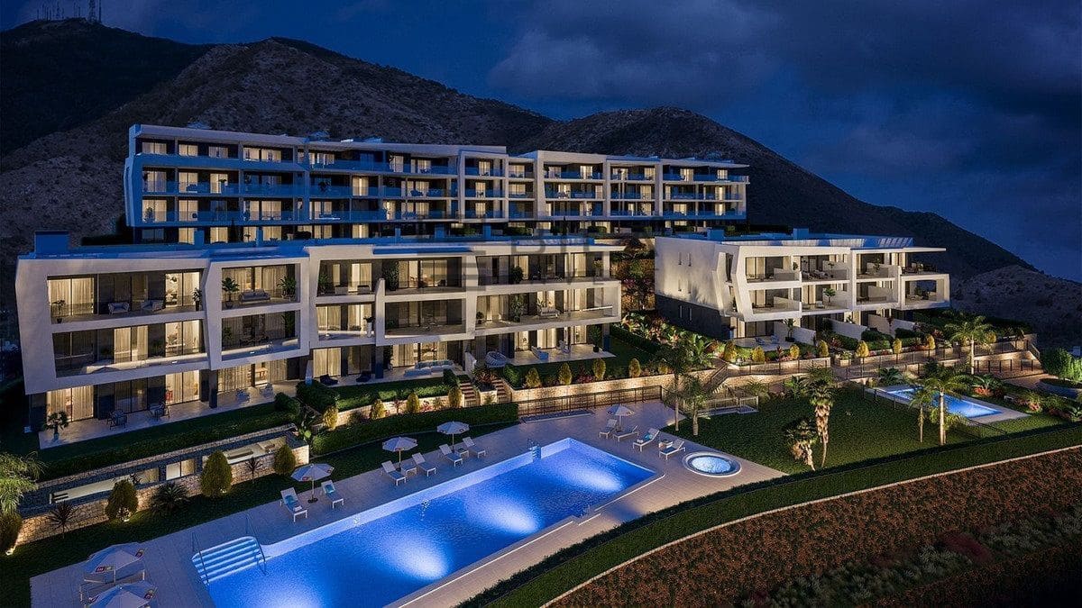 2 soveværelse Penthouse til salg i Fuengirola med swimmingpool - € 649.000 (Ref: 9861141)