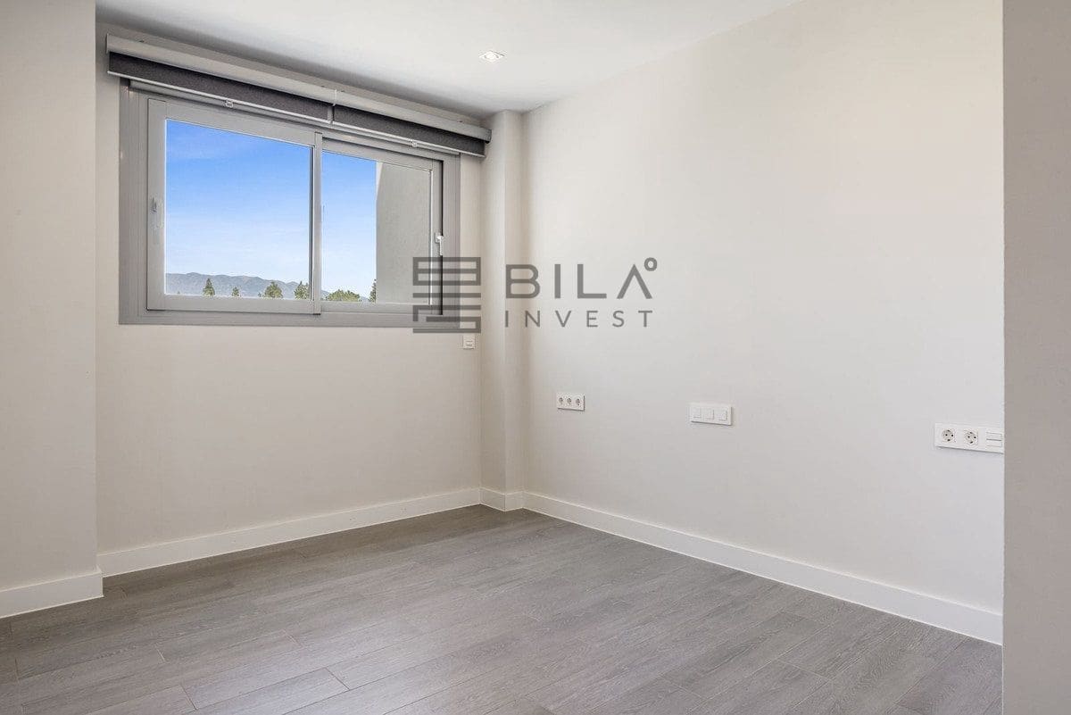 3 bedroom Flat for sale in El Chaparral with pool garage - € 580,000 (Ref: 9861142)