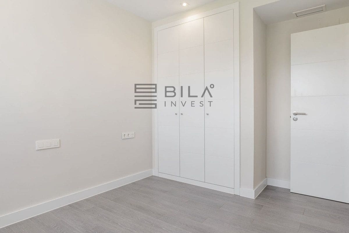 3 bedroom Flat for sale in El Chaparral with pool garage - € 580,000 (Ref: 9861142)