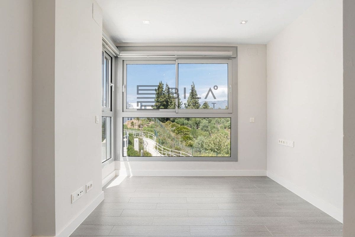 3 bedroom Flat for sale in El Chaparral with pool garage - € 580,000 (Ref: 9861142)