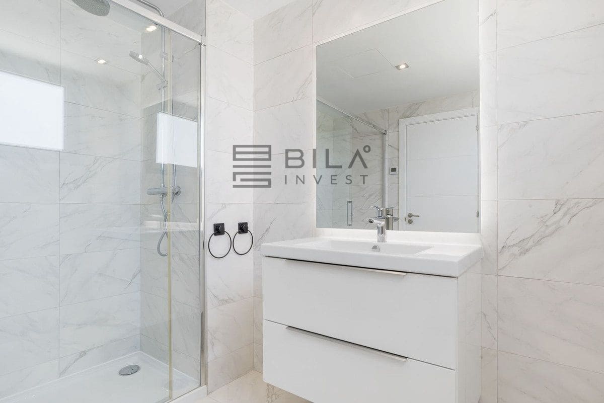 3 bedroom Flat for sale in El Chaparral with pool garage - € 580,000 (Ref: 9861142)