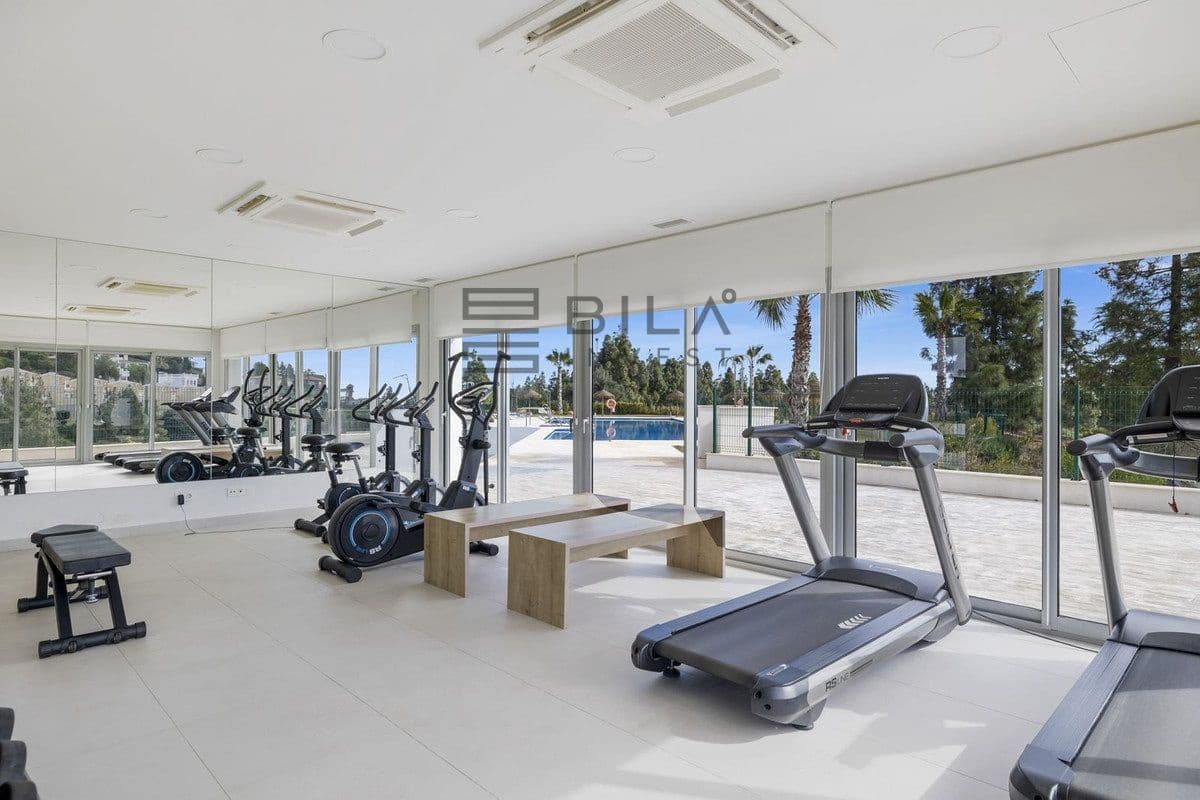 3 bedroom Flat for sale in El Chaparral with pool garage - € 580,000 (Ref: 9861142)