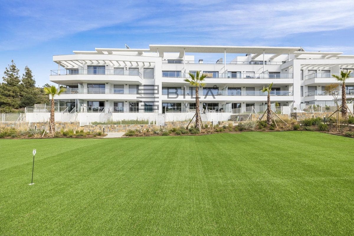 3 bedroom Flat for sale in El Chaparral with pool garage - € 580,000 (Ref: 9861142)