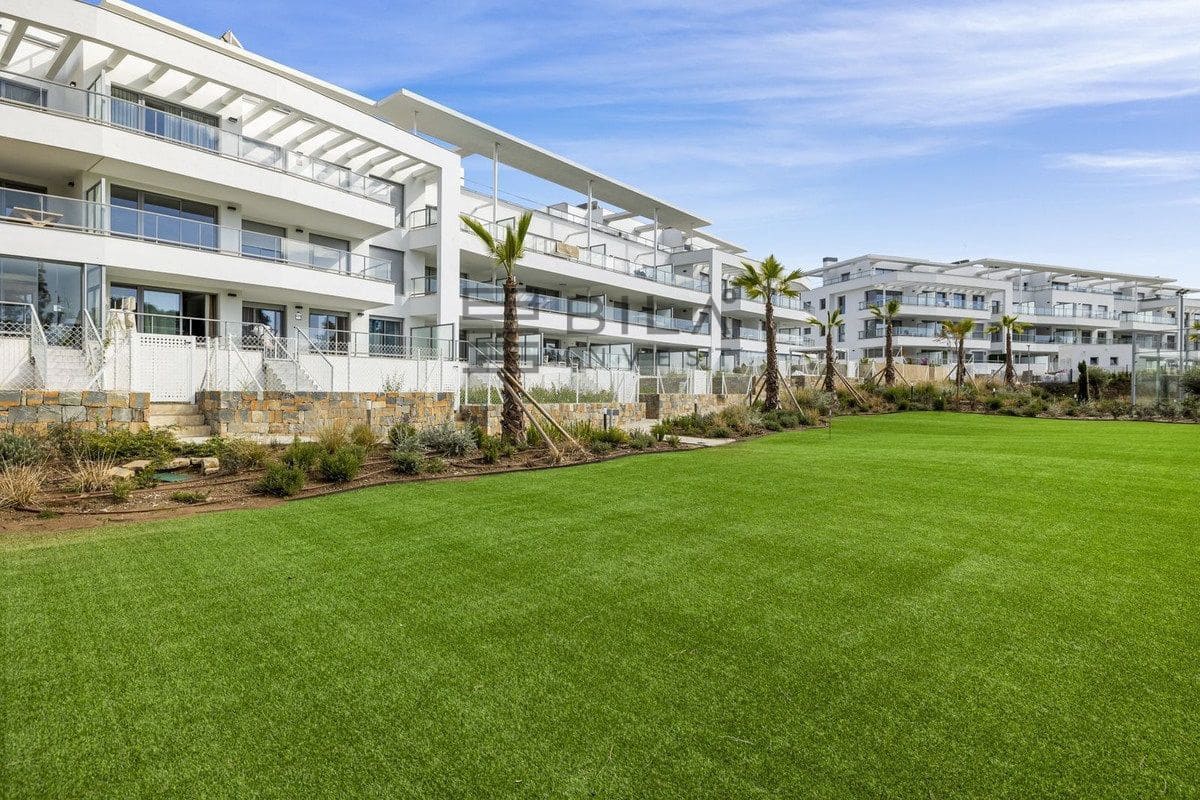 3 bedroom Flat for sale in El Chaparral with pool garage - € 580,000 (Ref: 9861142)