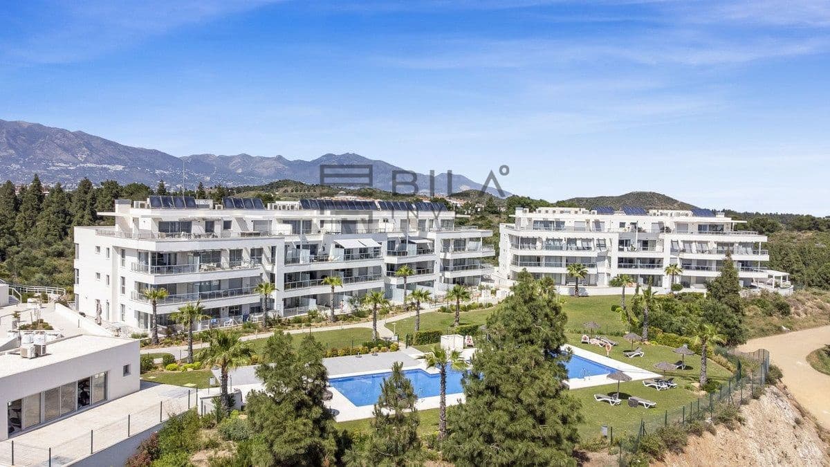 3 bedroom Flat for sale in El Chaparral with pool garage - € 580,000 (Ref: 9861142)