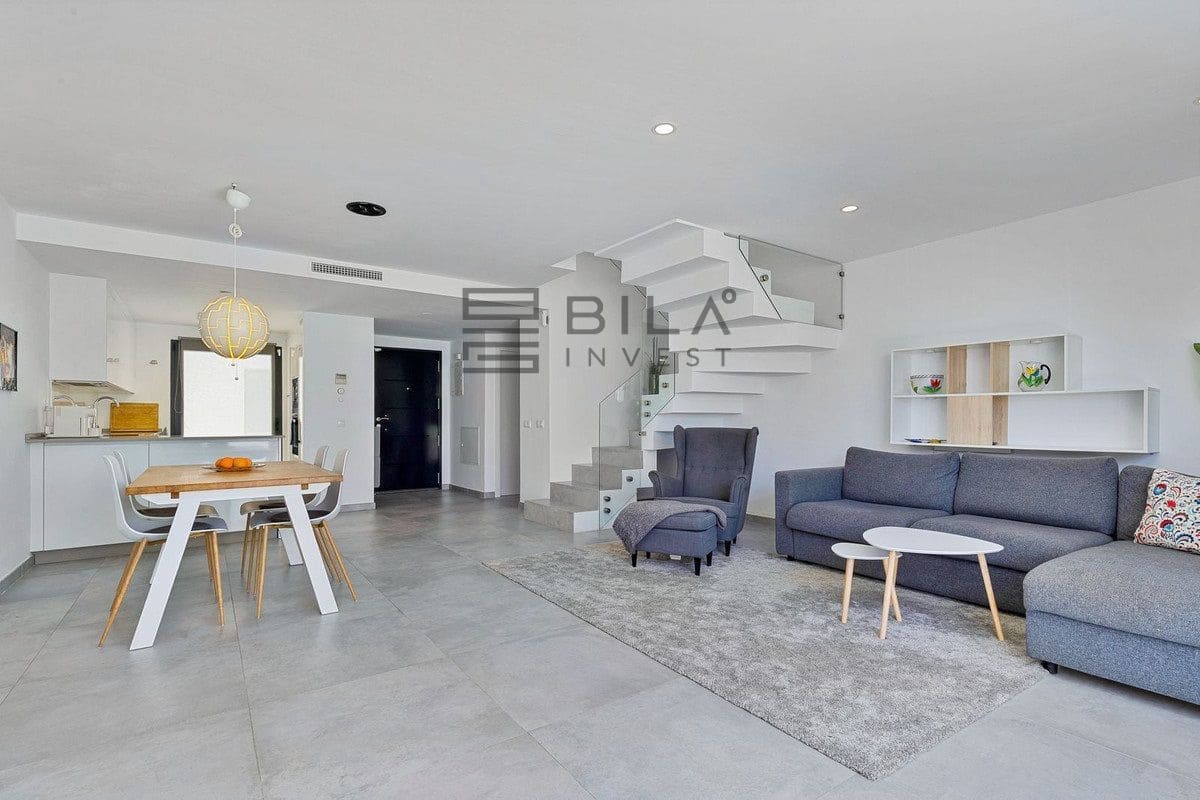 3 bedroom Townhouse for sale in Fuengirola with pool garage - € 575,000 (Ref: 9861143)