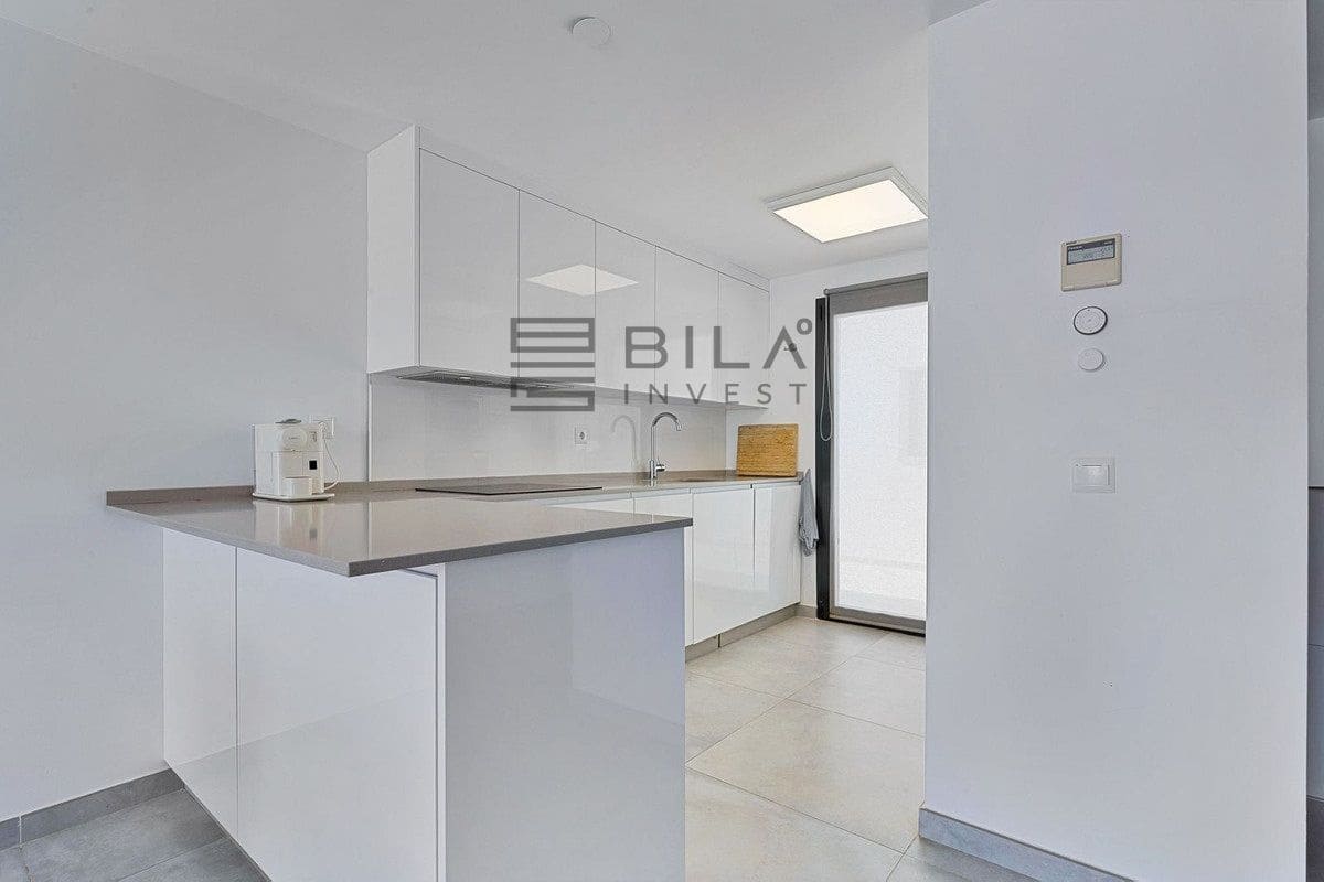 3 bedroom Townhouse for sale in Fuengirola with pool garage - € 575,000 (Ref: 9861143)