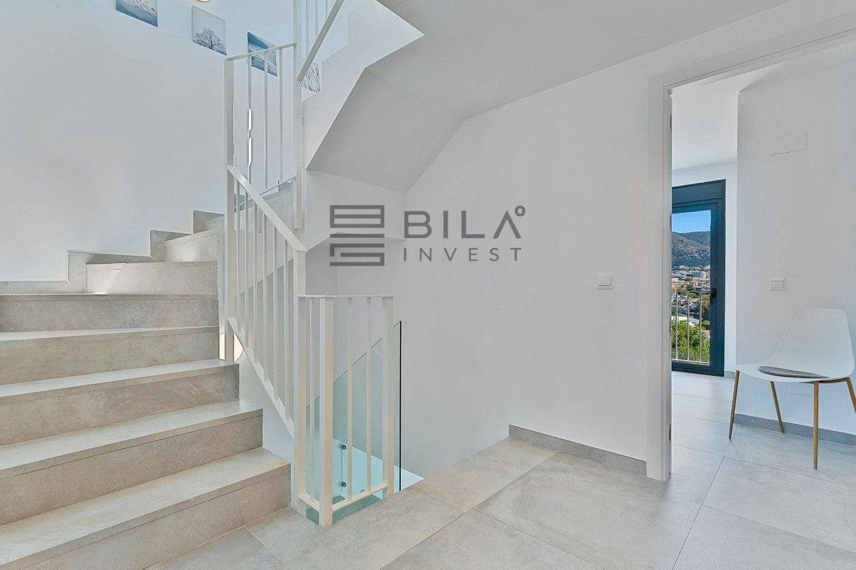3 bedroom Townhouse for sale in Fuengirola with pool garage - € 575,000 (Ref: 9861143)