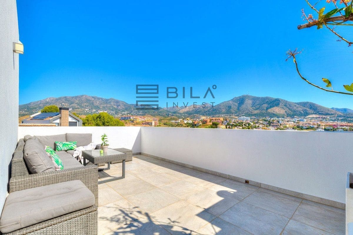 3 bedroom Townhouse for sale in Fuengirola with pool garage - € 575,000 (Ref: 9861143)