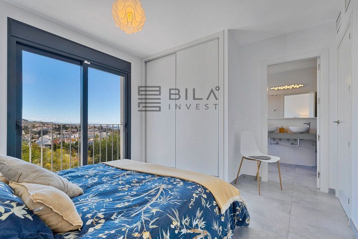 3 bedroom Townhouse for sale in Fuengirola with pool garage - € 575,000 (Ref: 9861143)
