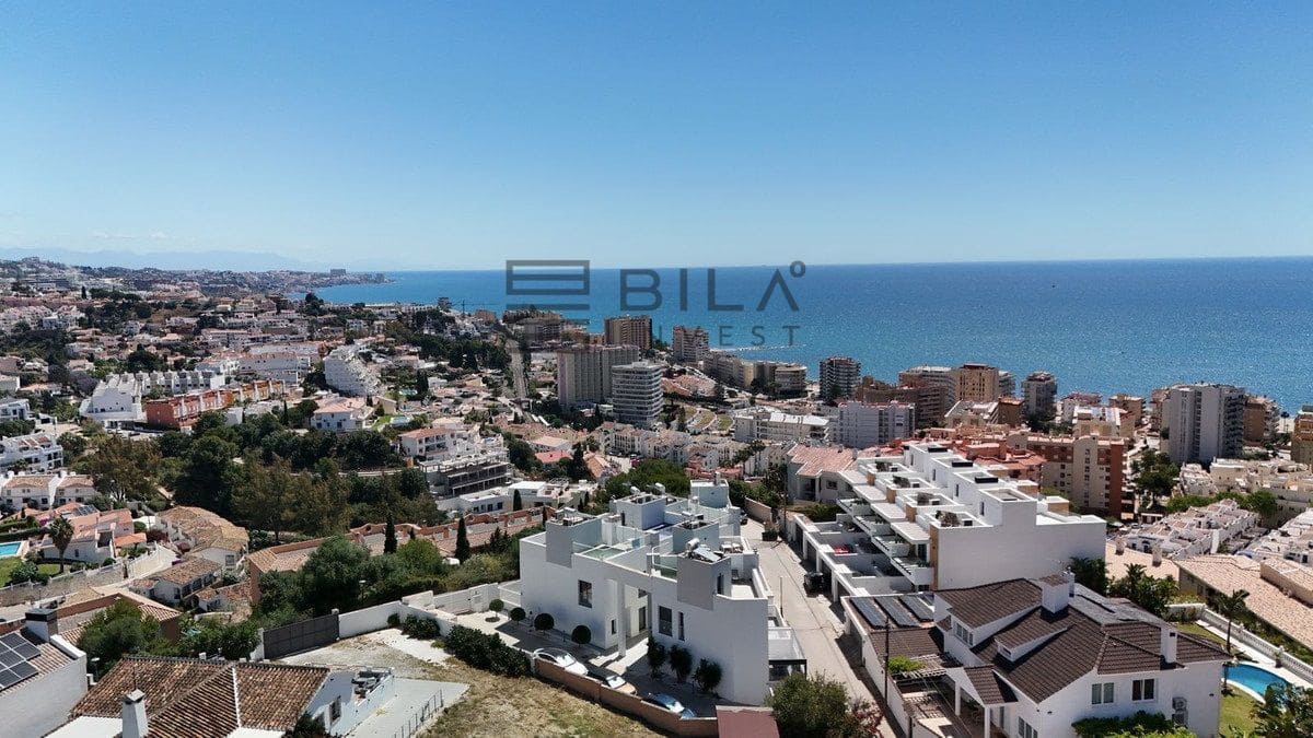 3 bedroom Townhouse for sale in Fuengirola with pool garage - € 575,000 (Ref: 9861143)