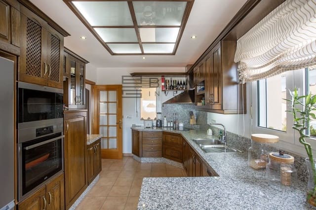 3 chambre Villa/Maison à vendre à Benalmádena pueblo, Benalmádena avec piscine - 800 000 € (Ref: 9861146)