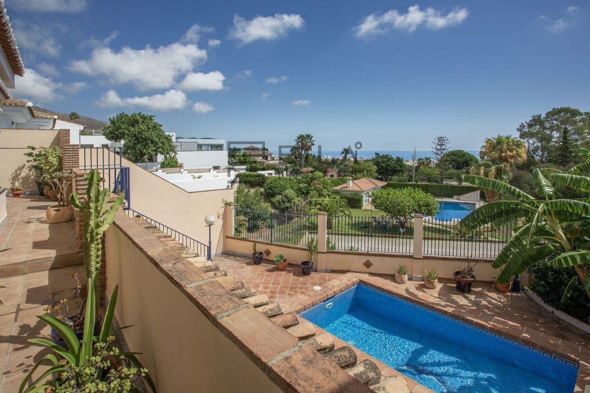 3 chambre Villa/Maison à vendre à Benalmadena avec piscine - 800 000 € (Ref: 9861146)