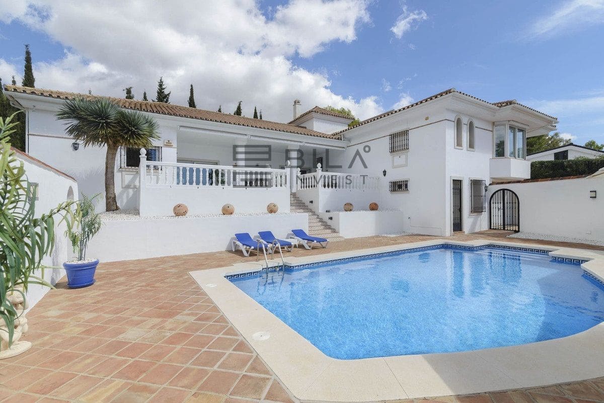 4 soverom Villa til salgs i Mijas med svømmebasseng garasje - € 1 075 000 (Ref: 9865974)