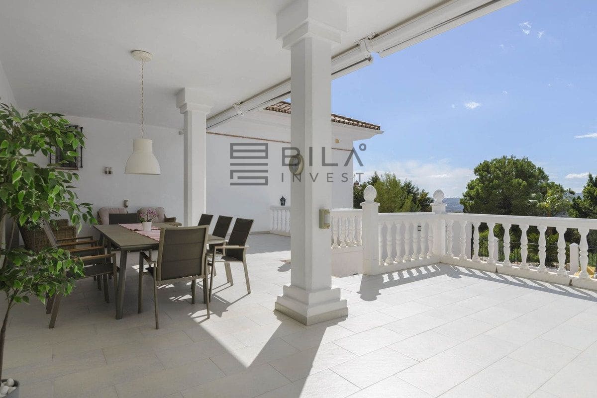 4 soverom Villa til salgs i Mijas med svømmebasseng garasje - € 1 075 000 (Ref: 9865974)