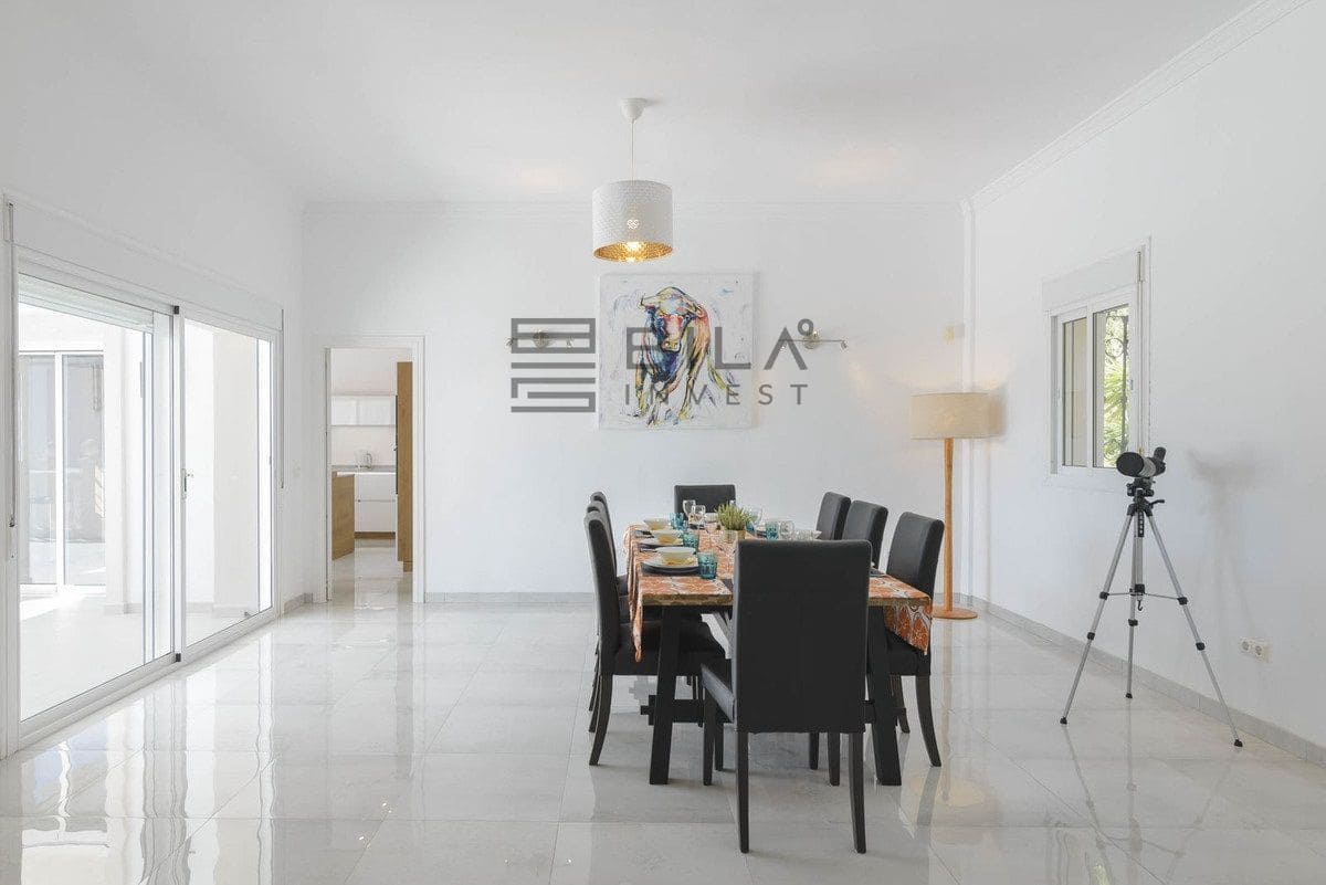 4 soverom Villa til salgs i Mijas med svømmebasseng garasje - € 1 075 000 (Ref: 9865974)