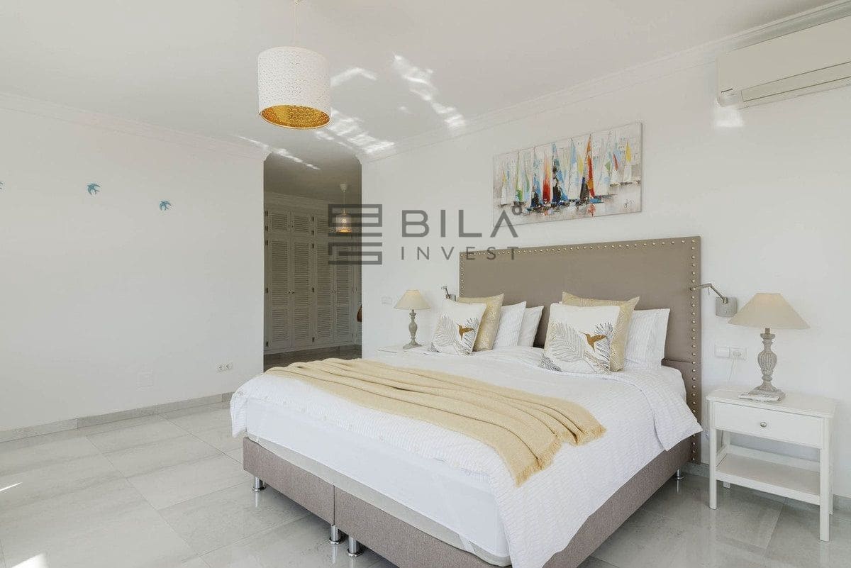 4 soverom Villa til salgs i Mijas med svømmebasseng garasje - € 1 075 000 (Ref: 9865974)