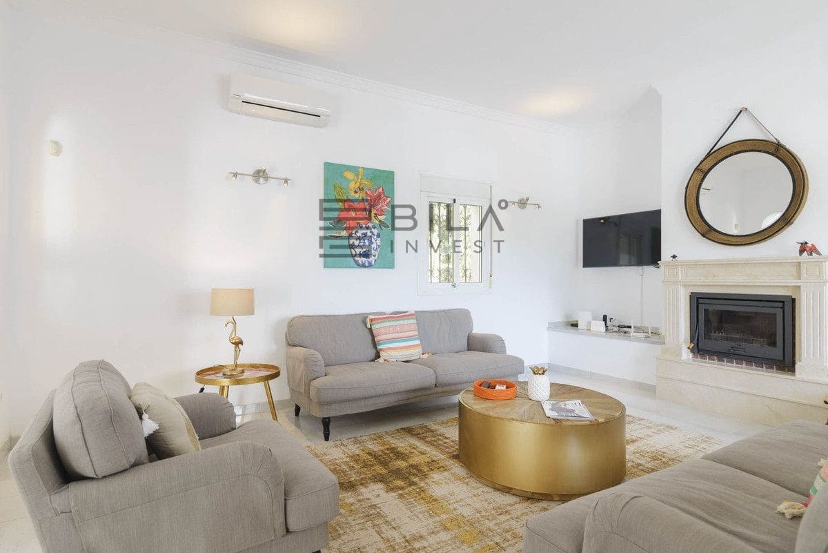 4 soverom Villa til salgs i Mijas med svømmebasseng garasje - € 1 075 000 (Ref: 9865974)