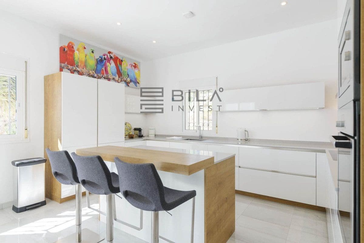 4 soverom Villa til salgs i Mijas med svømmebasseng garasje - € 1 075 000 (Ref: 9865974)