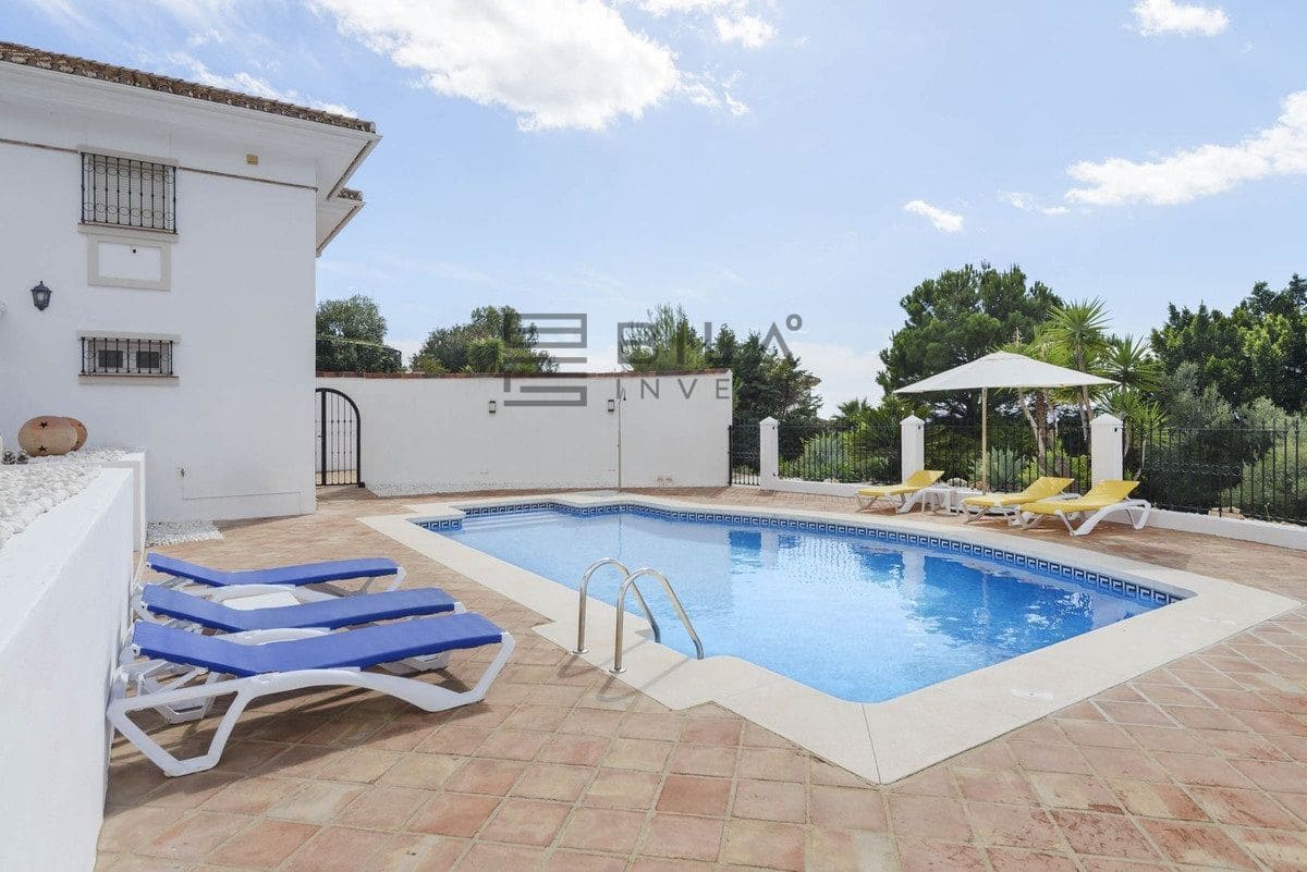 4 soverom Villa til salgs i Mijas med svømmebasseng garasje - € 1 075 000 (Ref: 9865974)
