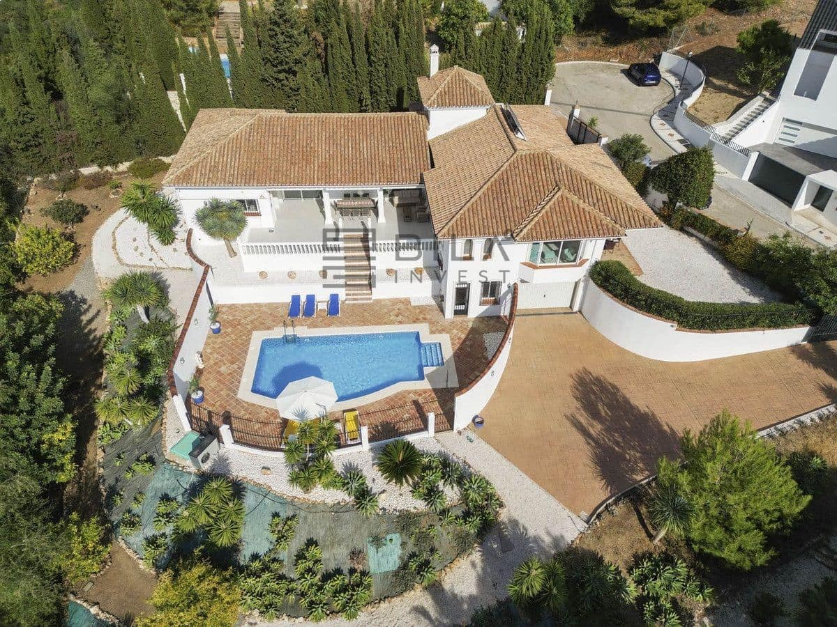 4 soverom Villa til salgs i Mijas med svømmebasseng garasje - € 1 075 000 (Ref: 9865974)