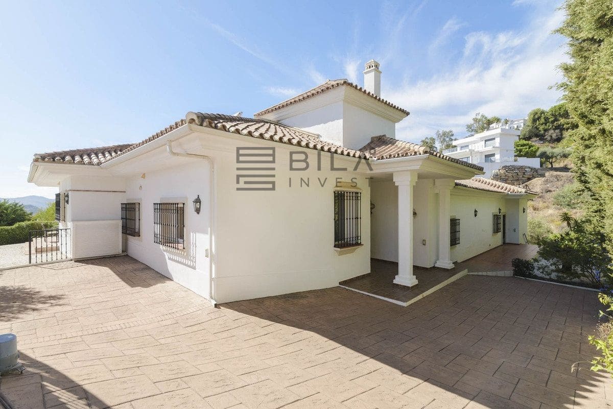 4 soverom Villa til salgs i Mijas med svømmebasseng garasje - € 1 075 000 (Ref: 9865974)