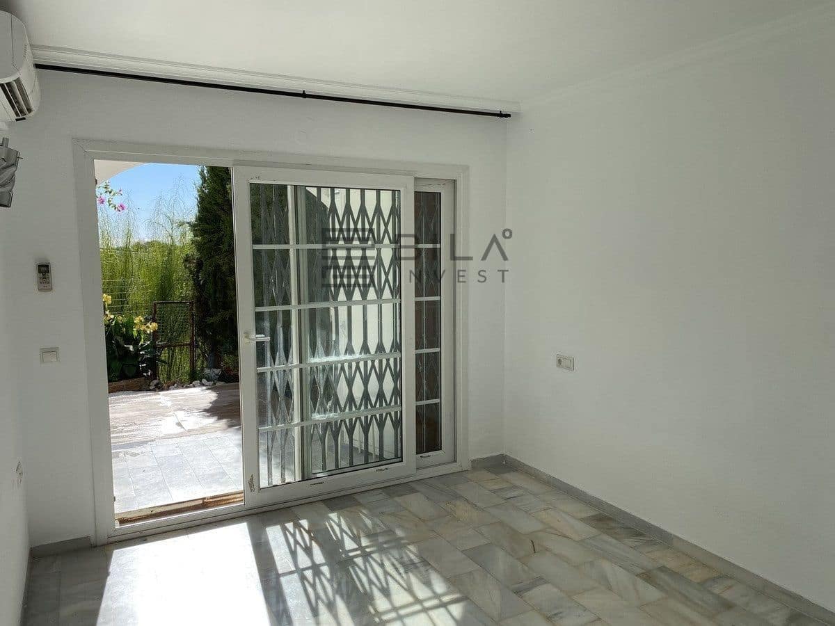 3 bedroom Flat for sale in Mijas Costa with pool - € 319,000 (Ref: 9865977)