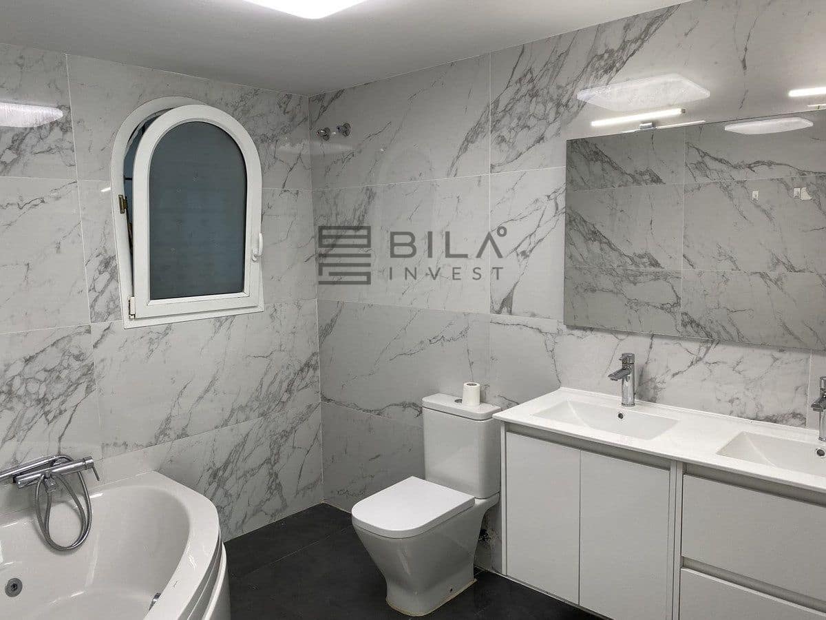 3 bedroom Flat for sale in Mijas Costa with pool - € 319,000 (Ref: 9865977)