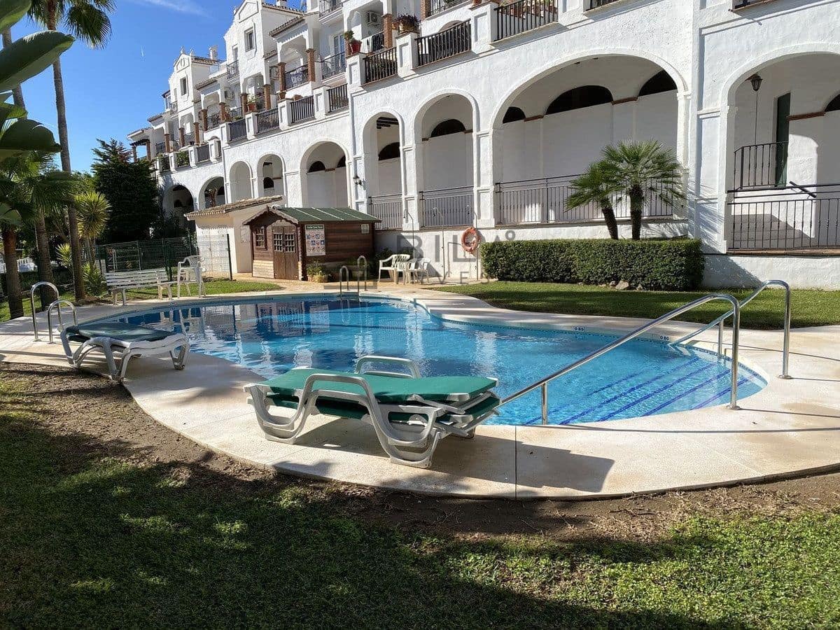 3 bedroom Flat for sale in Mijas Costa with pool - € 319,000 (Ref: 9865977)