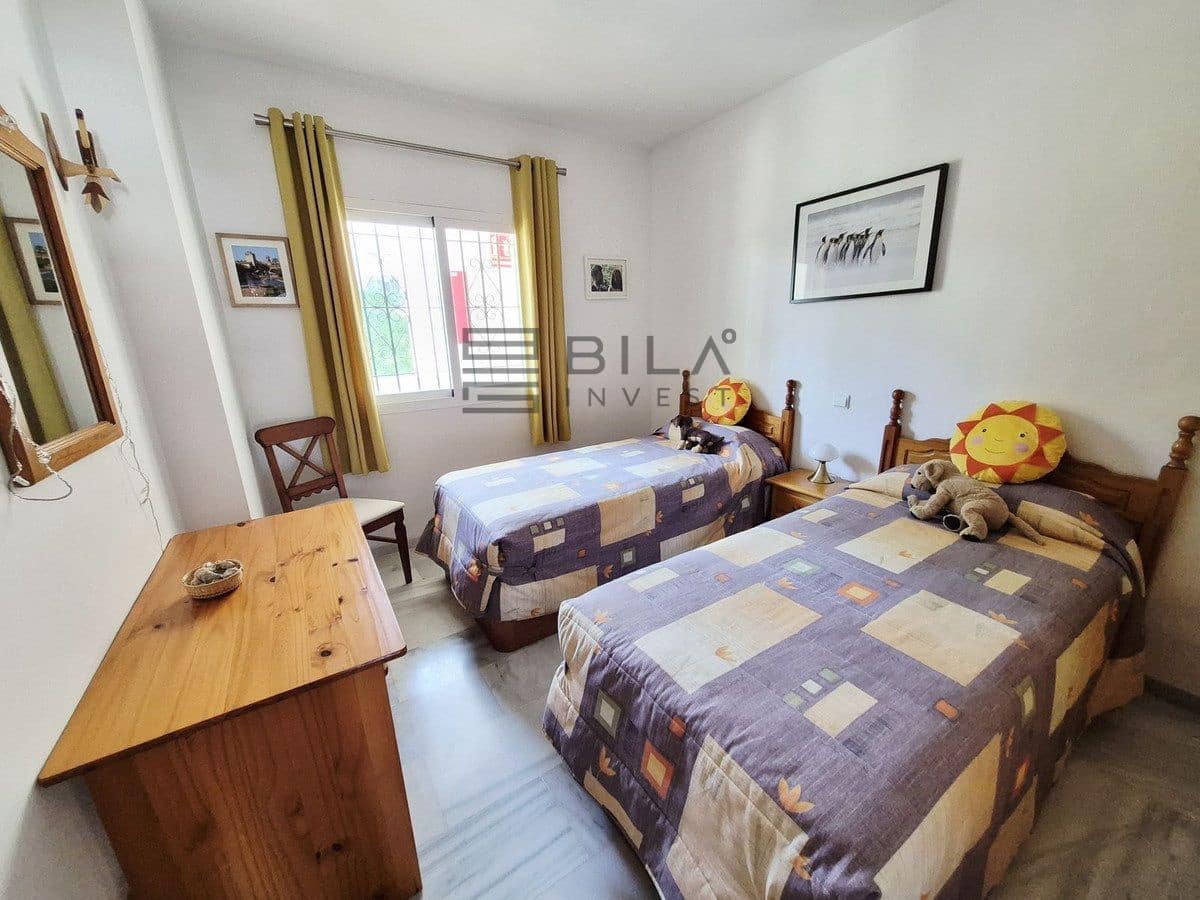 2 bedroom Flat for sale in Miraflores with pool garage - € 350,000 (Ref: 9865978)