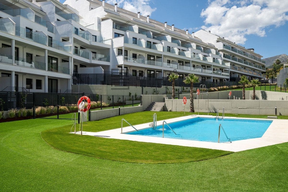 3 sovrum Takvåning till salu i Fuengirola med pool - 375 000 € (Ref: 9865979)