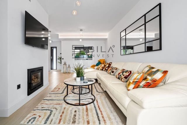 4 soverom Hus til salgs i La Cala de Mijas, Mijas med svømmebasseng - € 995 000 (Ref: 9868044)