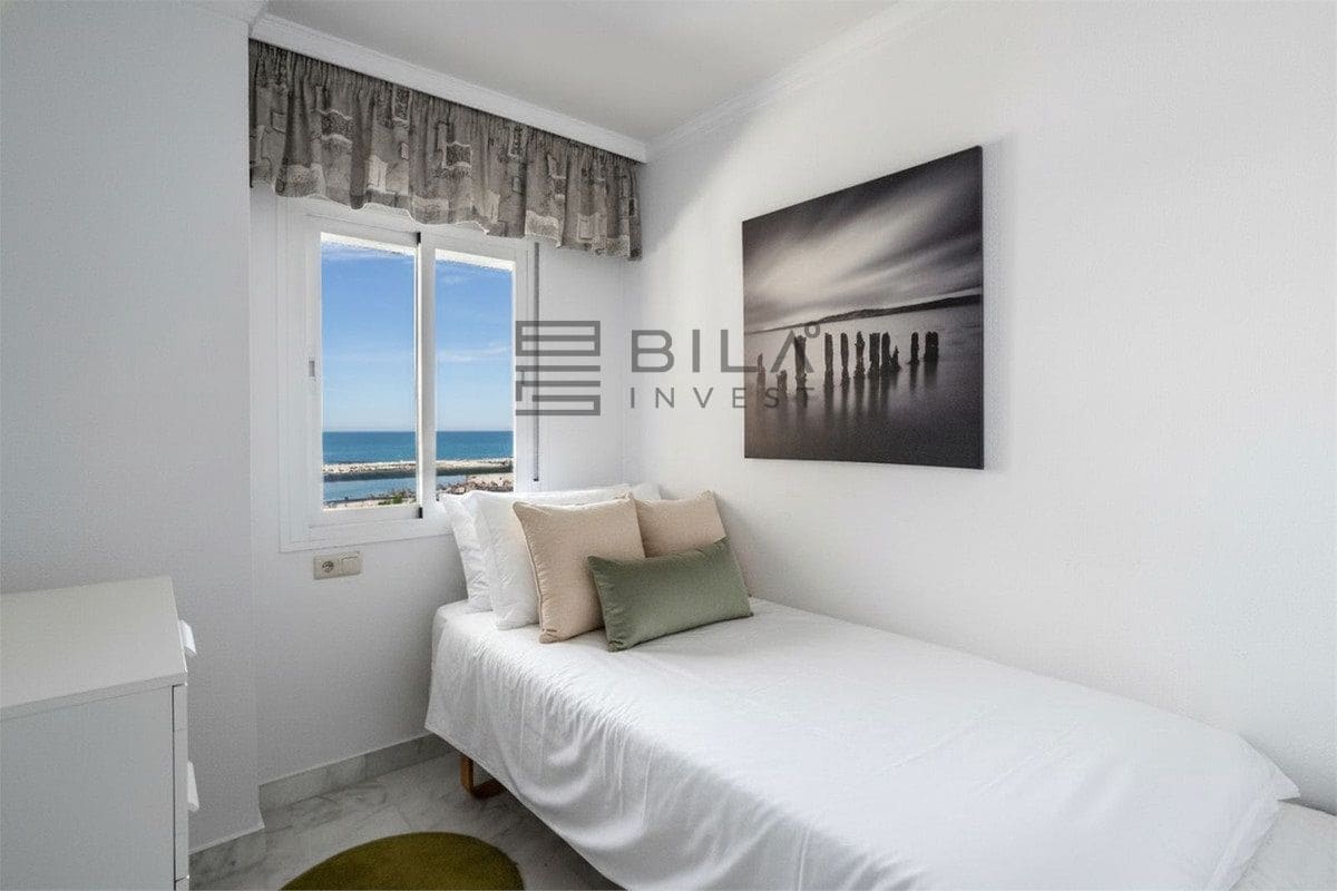 4 bedroom Flat for sale in Fuengirola with pool garage - € 950,000 (Ref: 9868047)
