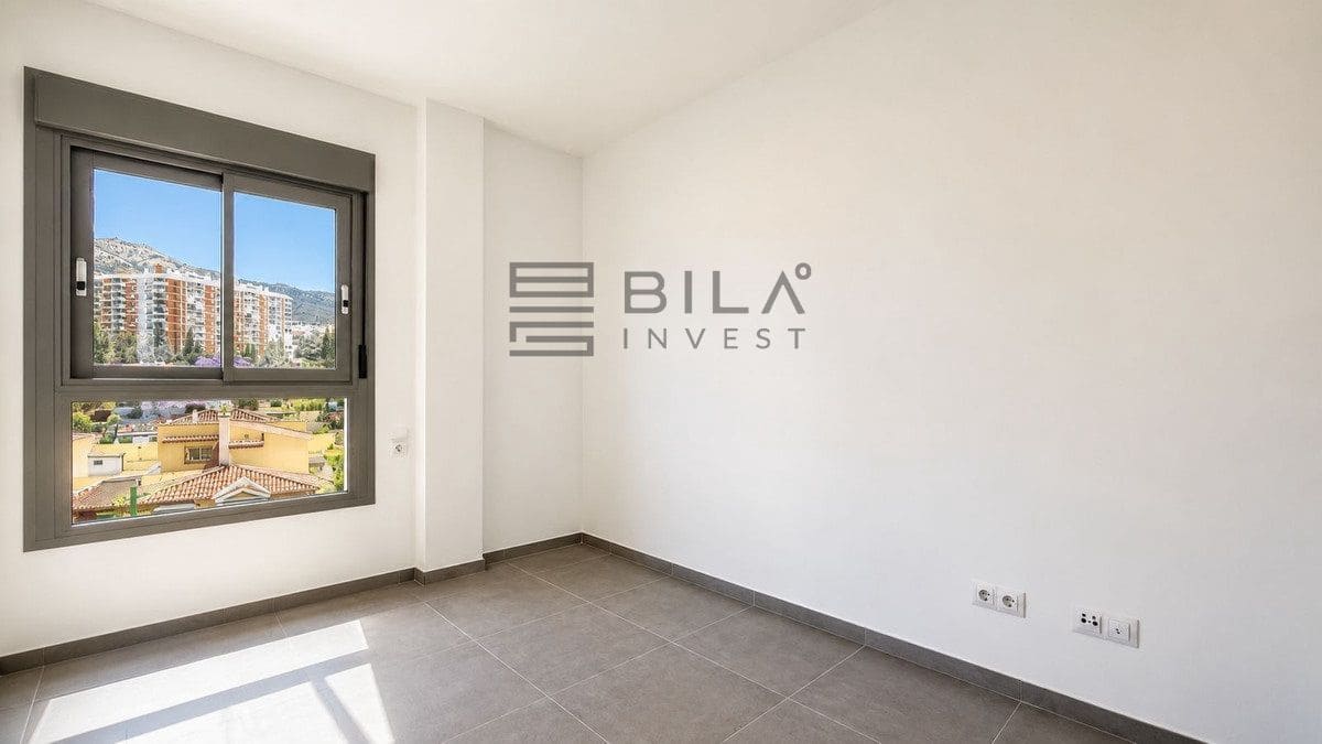 3 bedroom Flat for sale in Benalmadena Costa with pool garage - € 590,000 (Ref: 9868048)