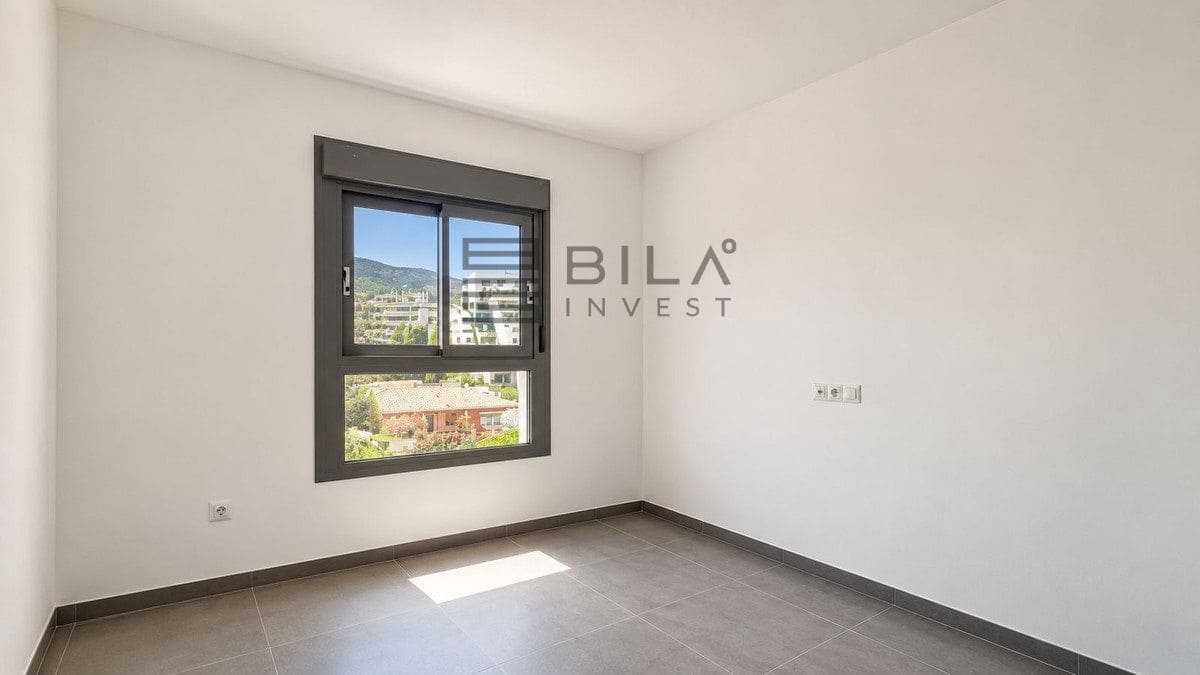 3 bedroom Flat for sale in Benalmadena Costa with pool garage - € 590,000 (Ref: 9868048)